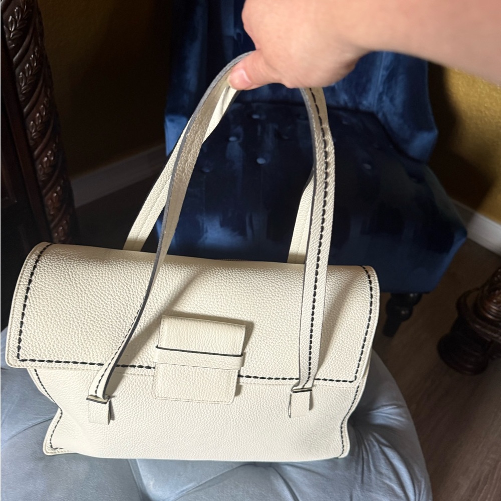 Elegant Cream Shoulder Bag with Black Accents